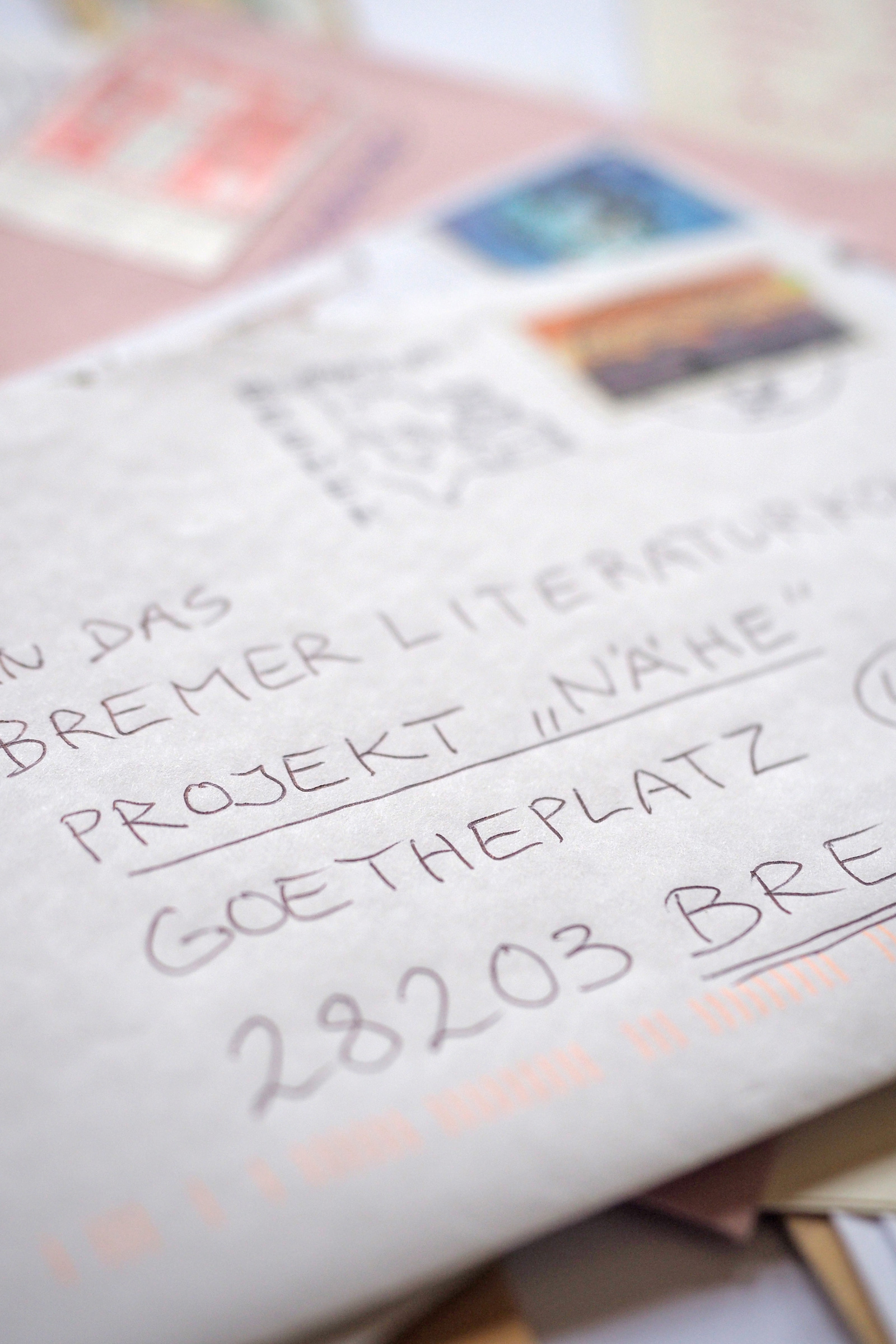 Ein Briefumschlag ans Literaturkontor adressiert
